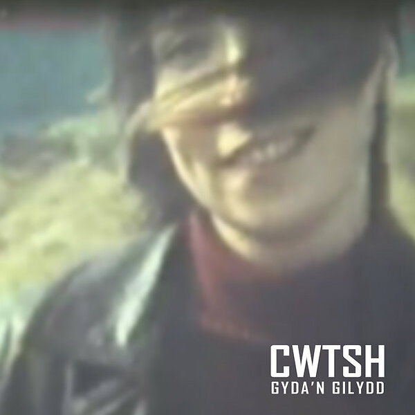 Cwtsh - Gyda’n gilydd